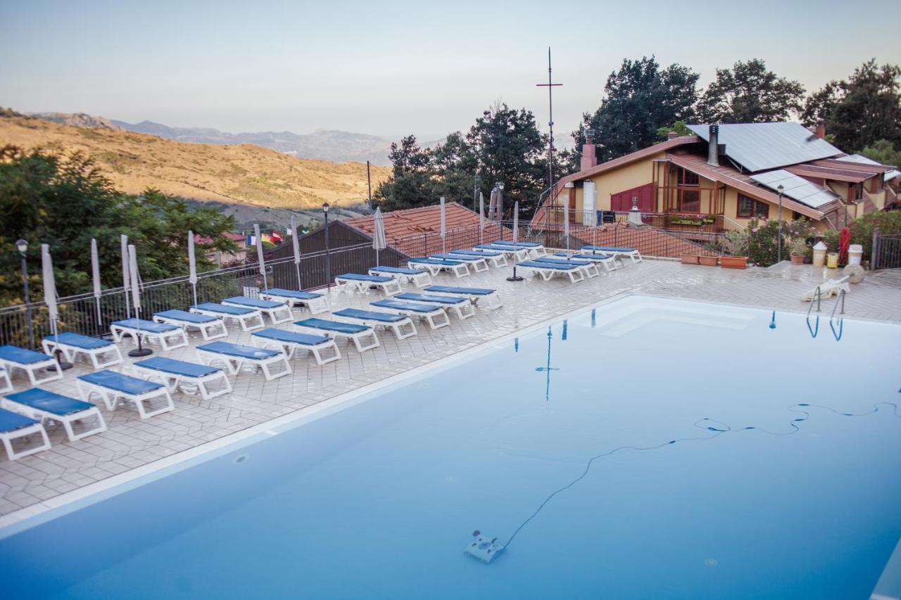 Santa Domenica Vittoria Agri-Hotel Da Marianna Resort & Spa מראה חיצוני תמונה