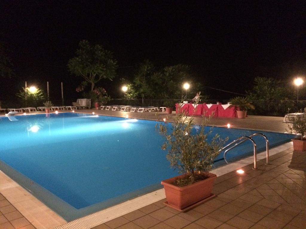 Santa Domenica Vittoria Agri-Hotel Da Marianna Resort & Spa מראה חיצוני תמונה